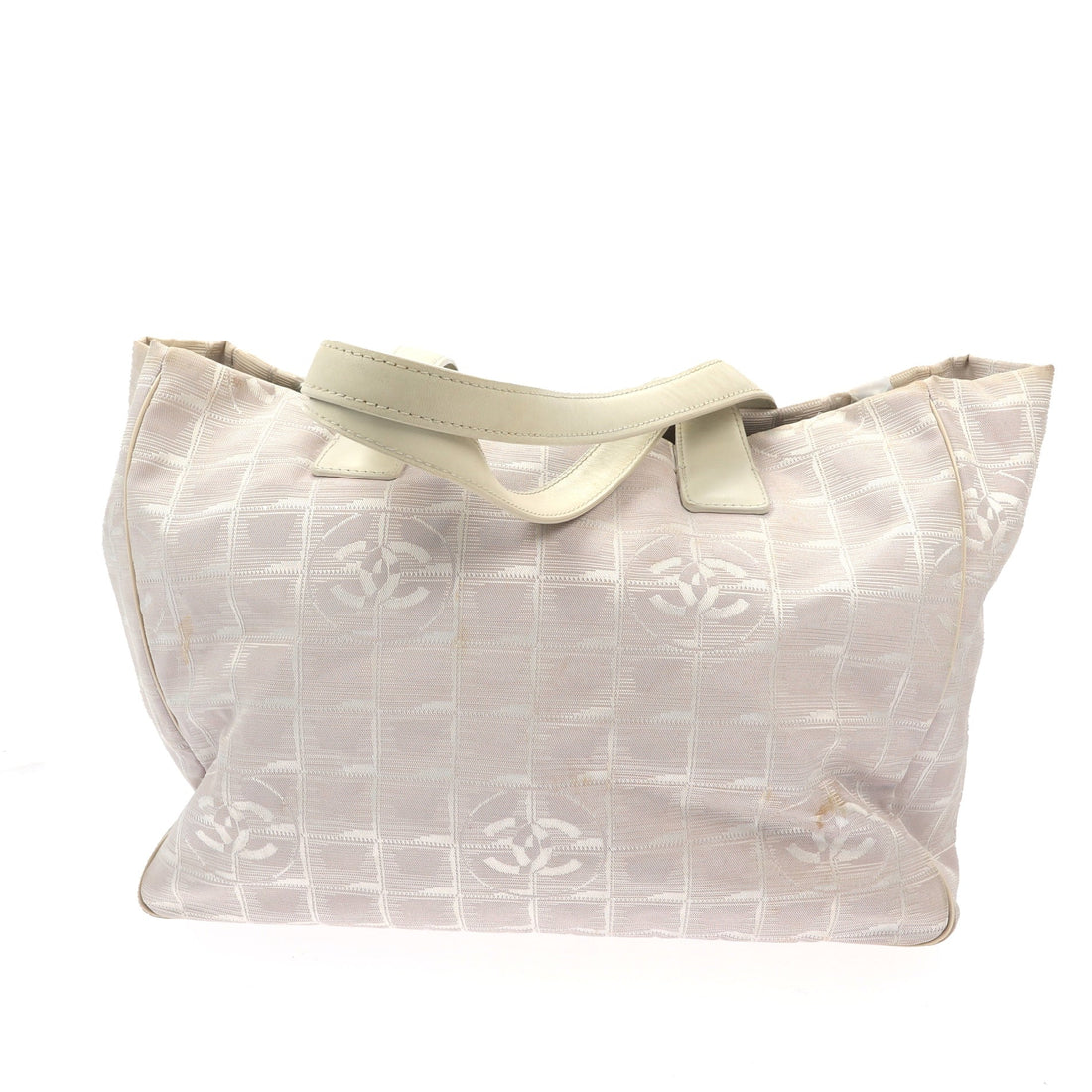 CHANEL Shoulder Bag in White Fabric