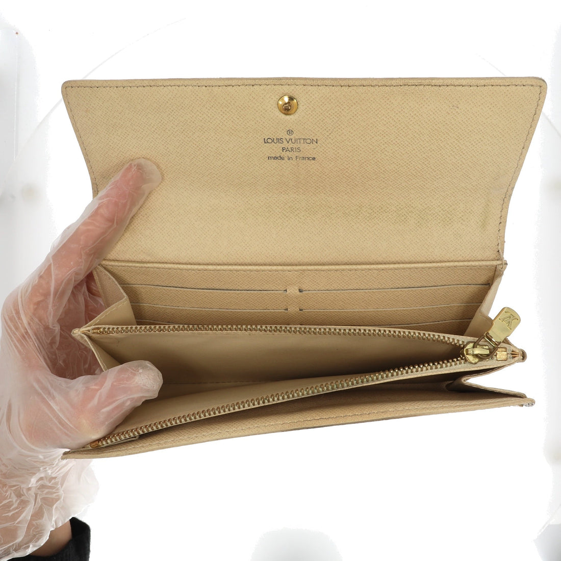 LOUIS VUITTON Wallet in White Canvas