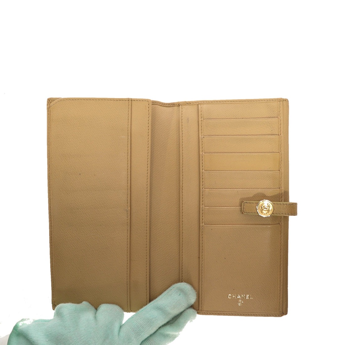 CHANEL Wallet in Beige Leather