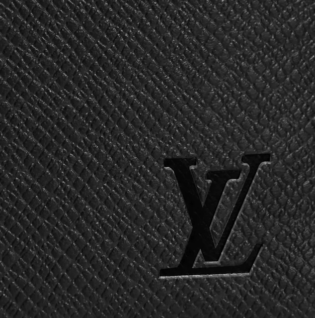 Louis Vuitton Zippy Organizer Taiga Leather