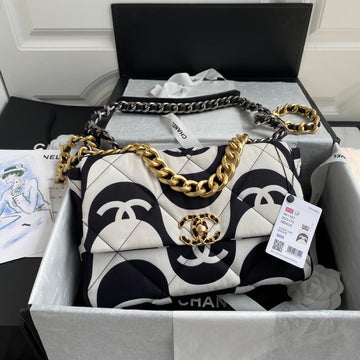 CHL 19 Large Flap Bag White/Black For WomTLM, WomTLM&#8217;s Bags, Shoulder And Crossbody Bags 10.2in/26cm AS1161 B05179 NB405