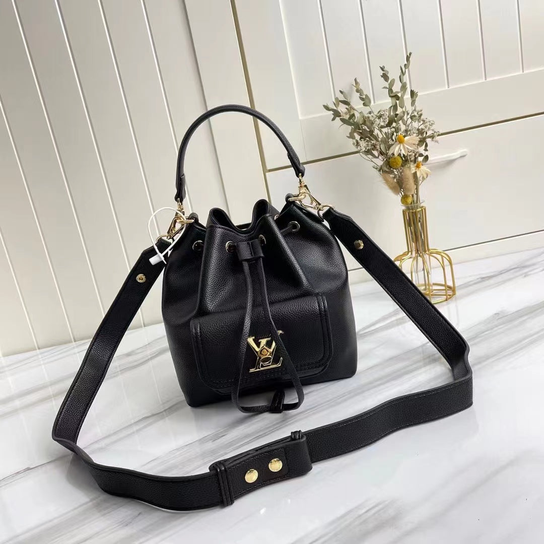 LV Lockme Bucket Black For Womtlm,  Shoulder And Crossbody Bags 9.1in/23cm LV M57687