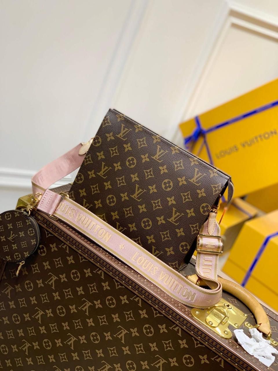 Louis Vuitton Crossbody Women Pouch  2-Piece Set (Brown/Pink)