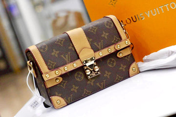 Louis Vuitton Crossbody Bag  Premium Quality & Timeless Elegance (Beige)