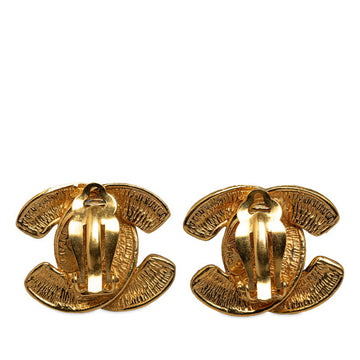 Chanel Quilted CC Clip On Earrings Metal Earrings in Good condition