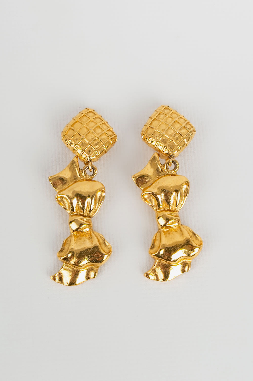 Boucles d'oreilles dor�es Chanel