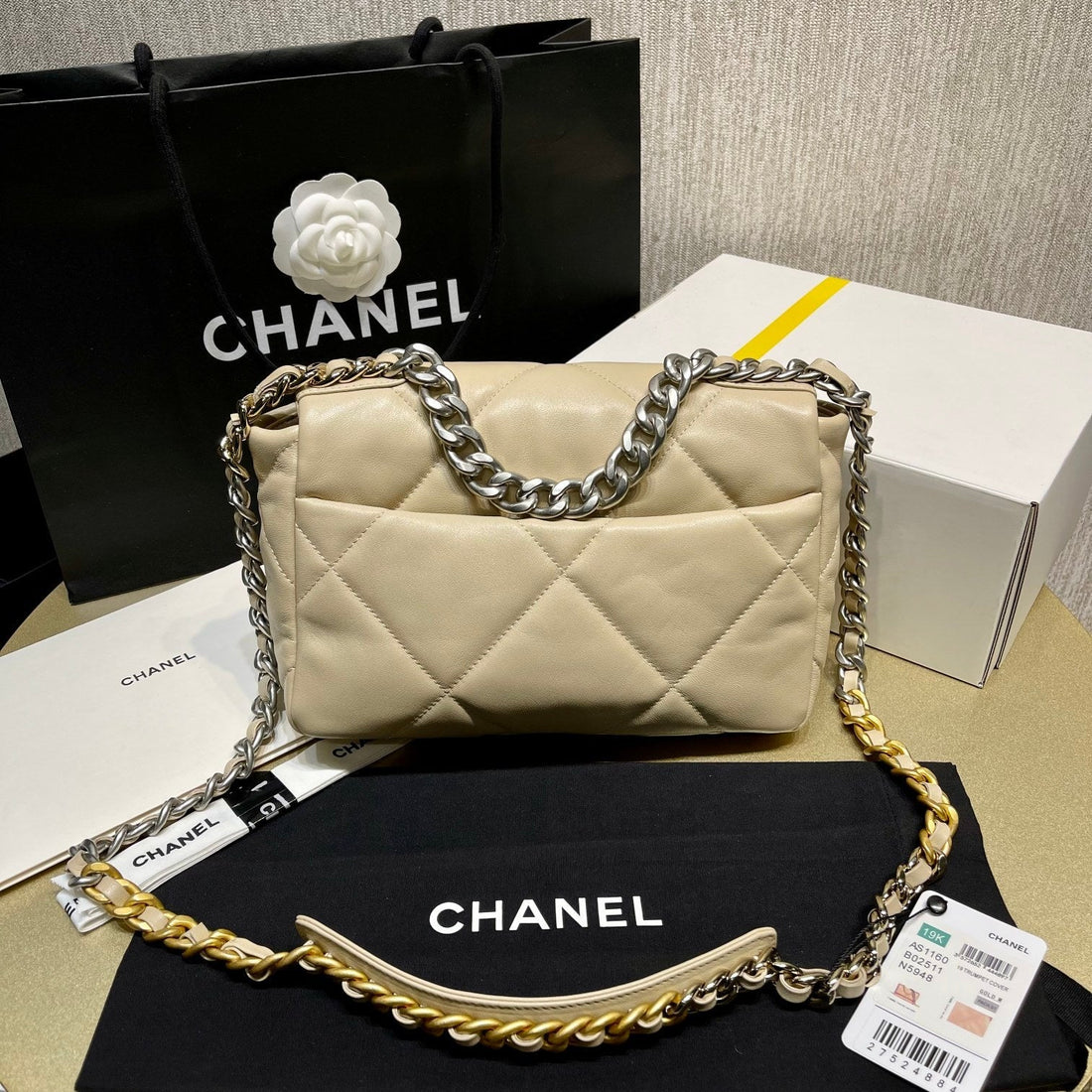 Chanel - Luxury Bag - CHL - 724