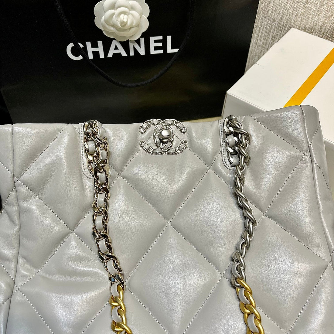 Chanel - Luxury Bag - CHL - 722