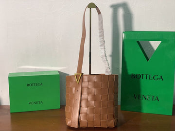 BV Shoulder Bag Nappa Brown, For Womtlm, Womtlm’s Bags 12.9in/33cm