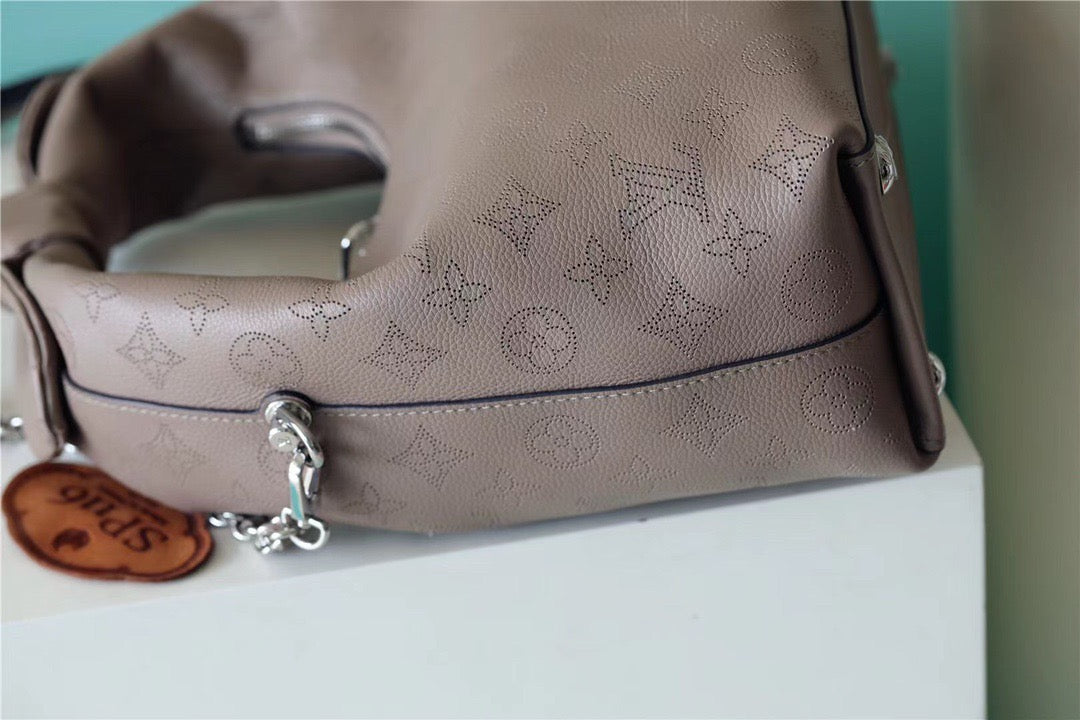 LV Why Knot MM Mahina Galet Beige For Womtlm,  Shoulder And Crossbody Bags 13.4in/34cm LV M20787