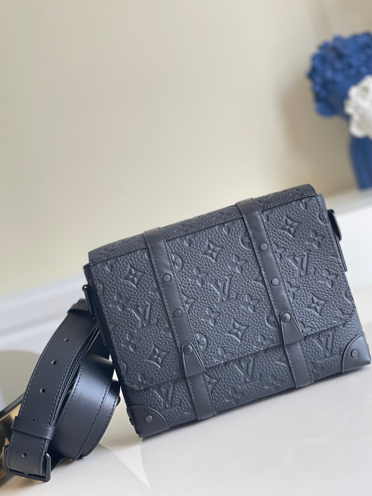 LV Trunk Messtlmger Taurillon Monogram Black For Mtlm, Bags, Shoulder And Crossbody Bags 9.4in/21cm LV M57726