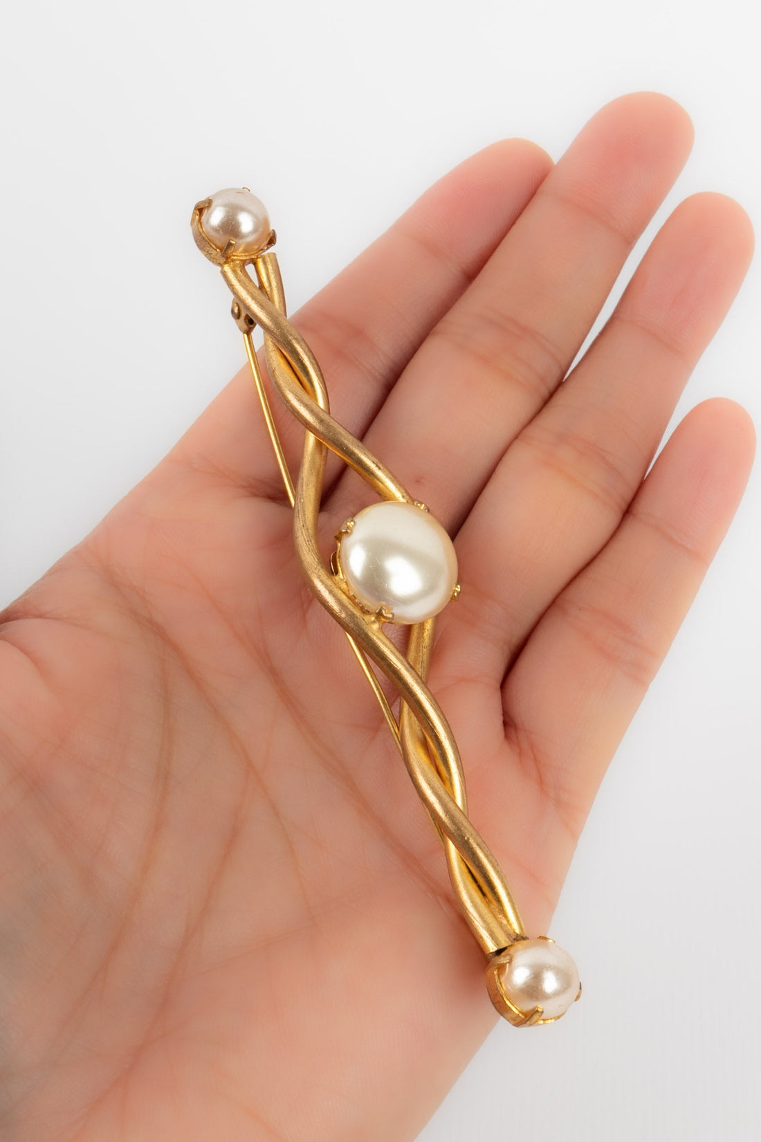 Broche dor�e Chanel