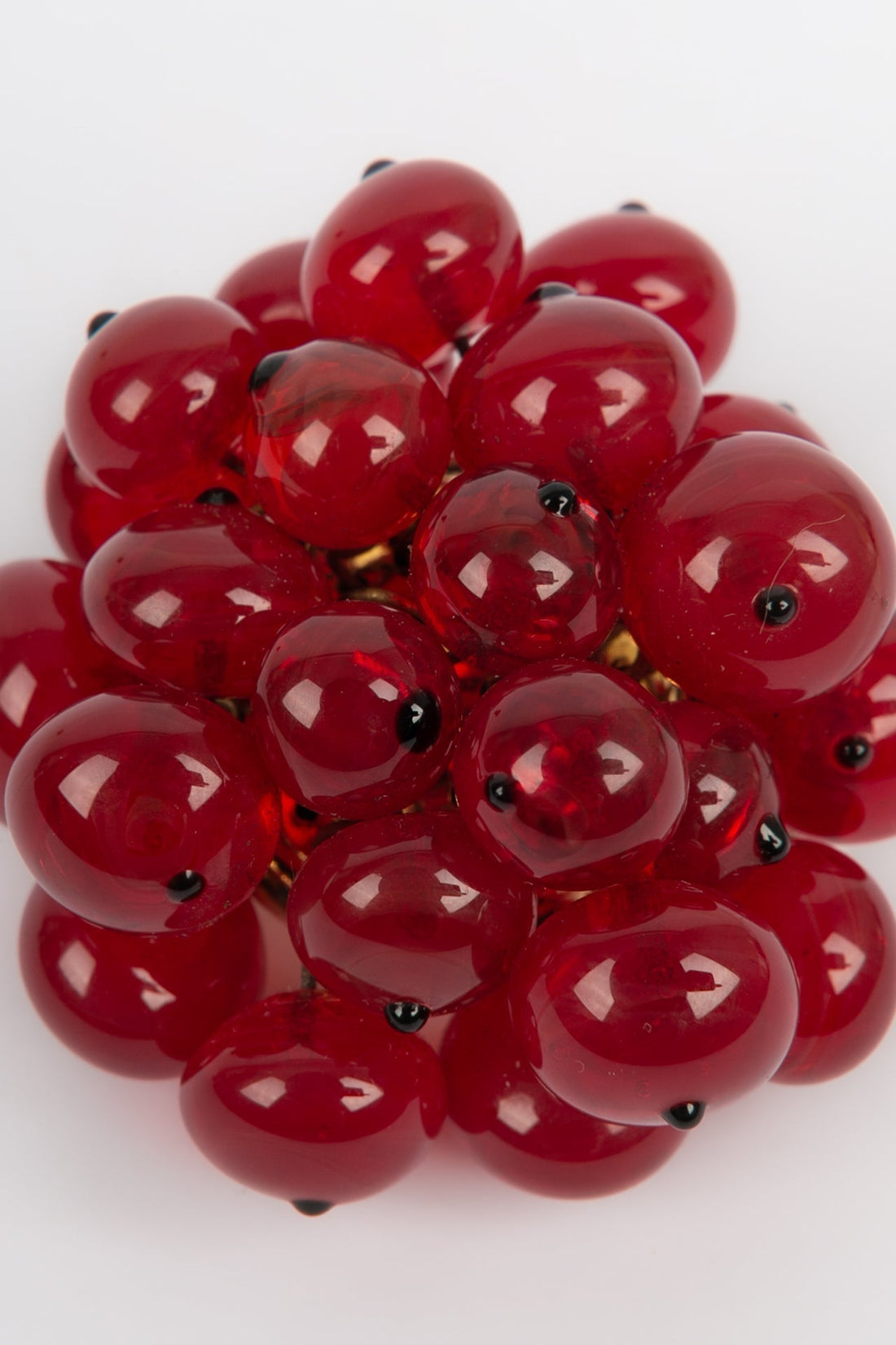 Broche en p�te de verre Chanel