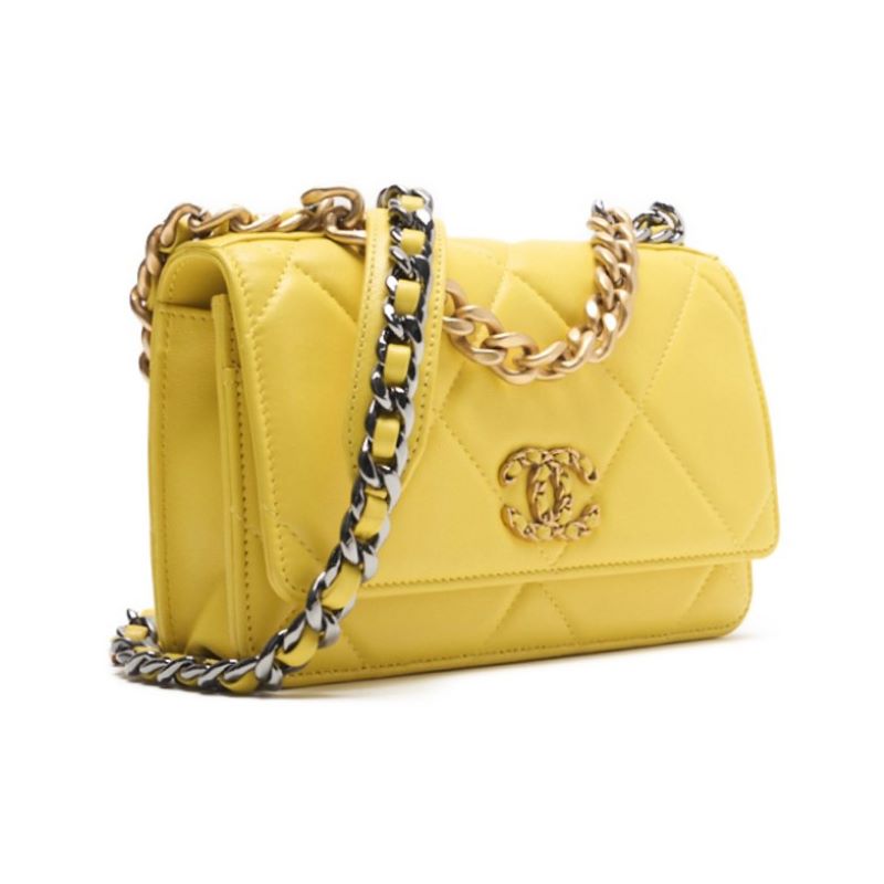CHANEL ?CHANEL? CHANEL 19 Matrasse Chain Wallet  Yellow (Gen  Silver Gold)  Wallet  ? Ship? Khao Yamamoto Online