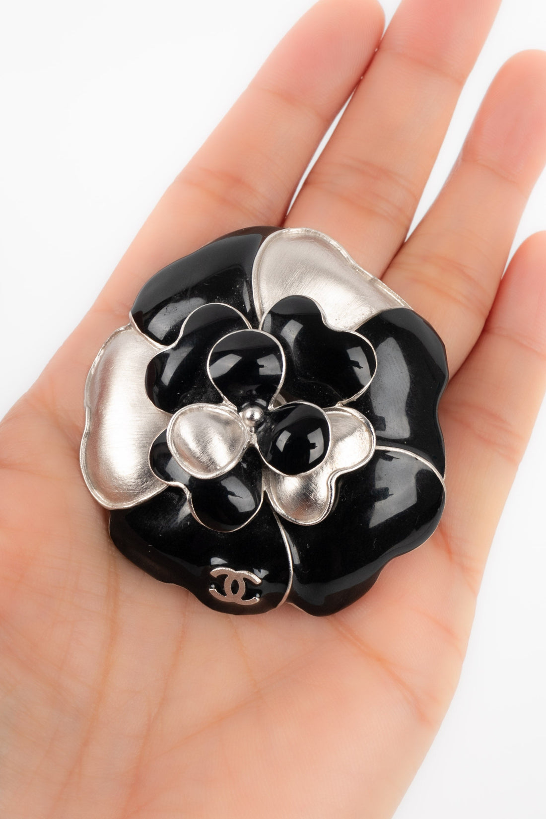 Broche cam�lia Chanel