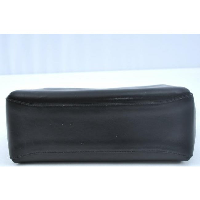 Tom Ford era, Gucci, midnight blue leather, roomy, Bamboo line, two-way top-handle shoulder purse with a bamboo clasp, gold tone hardware, a snap top closure, and a removable strap