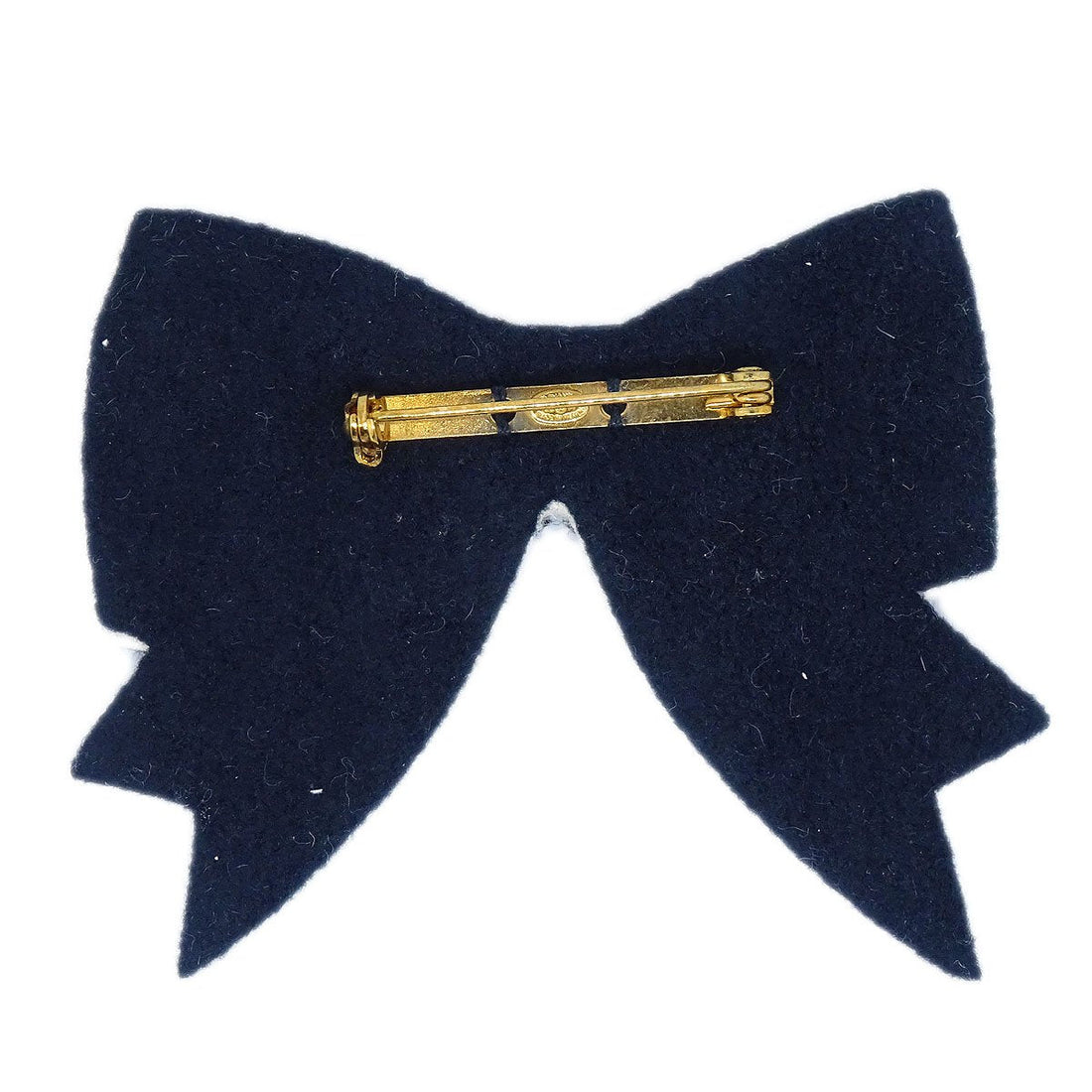 CHANEL 2002 Faux Pearl Bow Brooch Pin White Felt ao32524