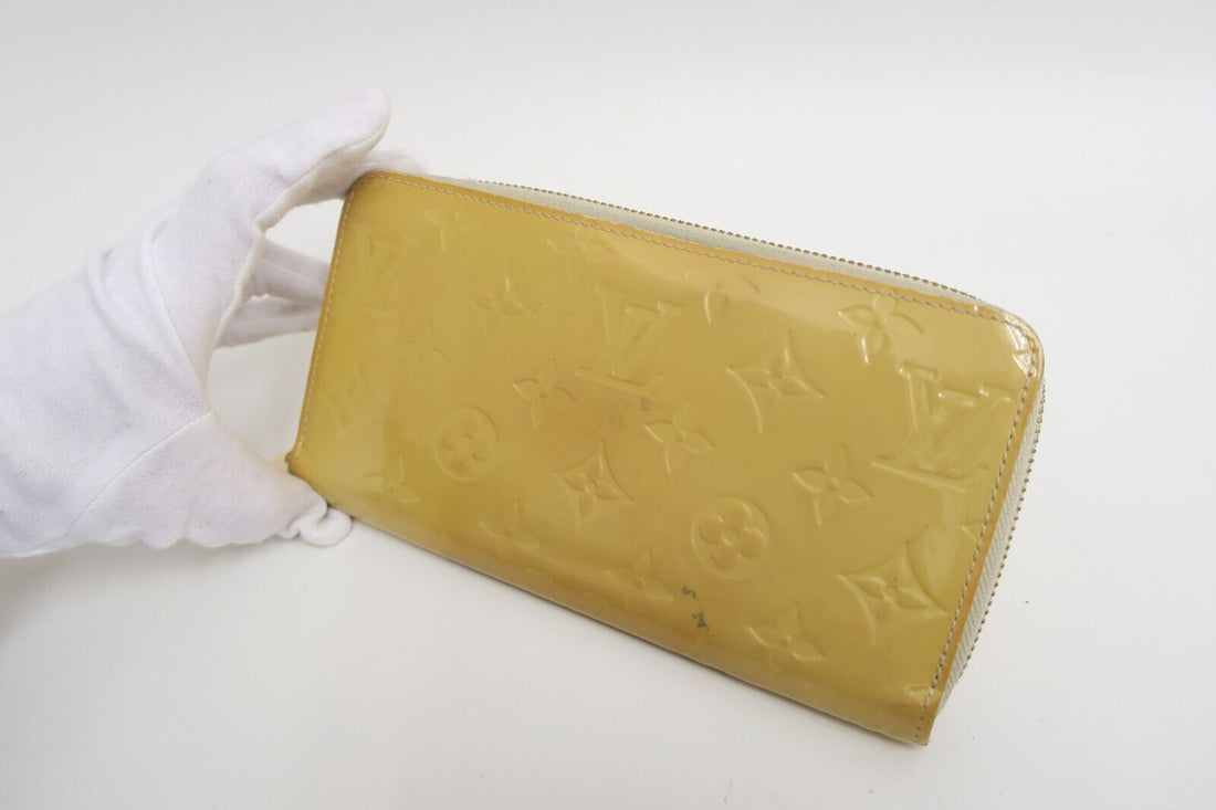 Louis Vuitton Vernis Around Zippy