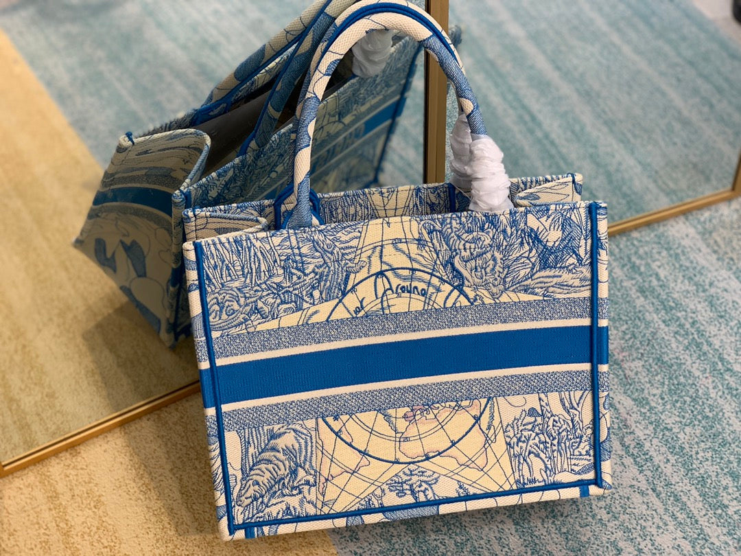 DI Medium Book Tote Bag By Maria Grazia Chiuri For Womtlm 14in/36cm CD