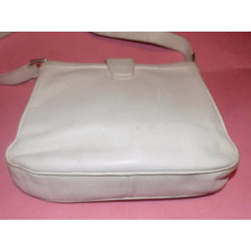 Vintage, mod, Gucci, white leather 1973 shoulder bag with a gold GG flap snap lock
