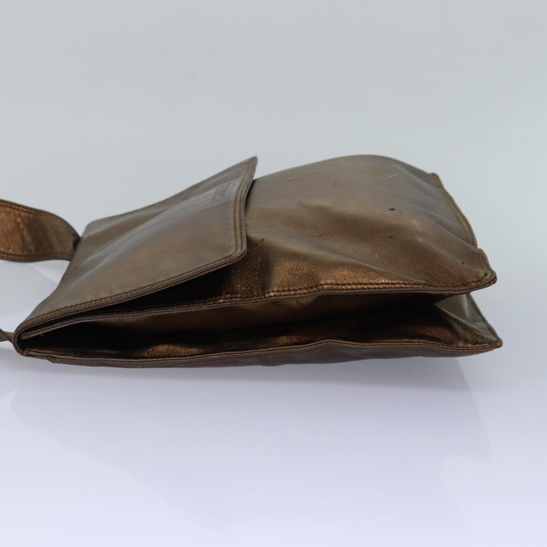 CHANEL Shoulder Bag Leather Gold Tone CC Auth bs16149