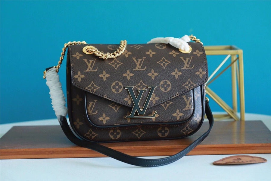 LV Passy Monogram Canvas For Womtlm, Womtlm’s Handbags, Shoulder Bags And Crossbody Bags 9.1in/23cm LV M45592