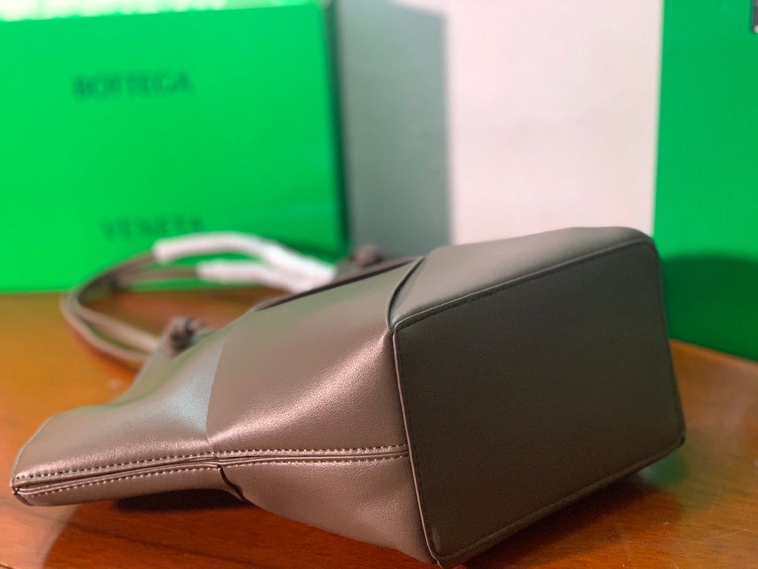 BV Shoulder Bag Dark Brown, For Womtlm, Womtlm’s Bags 17.7in/45cm