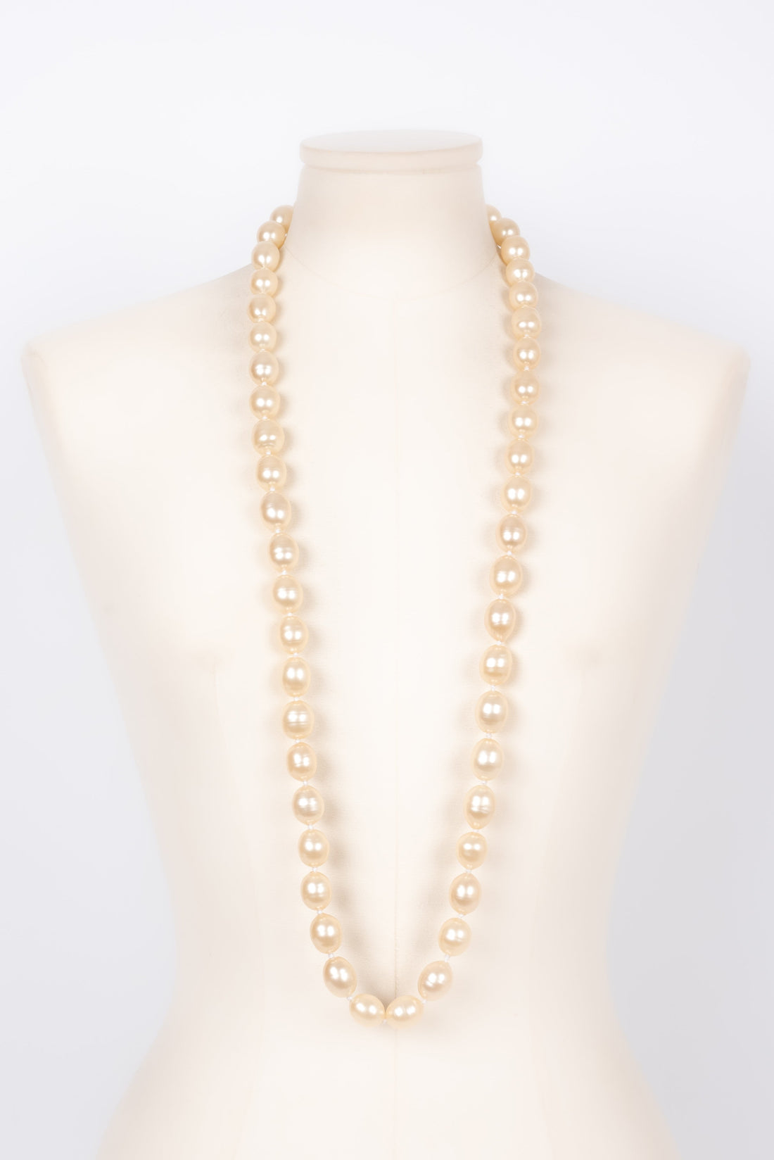 Collier de perles nacr�es Chanel 1990s