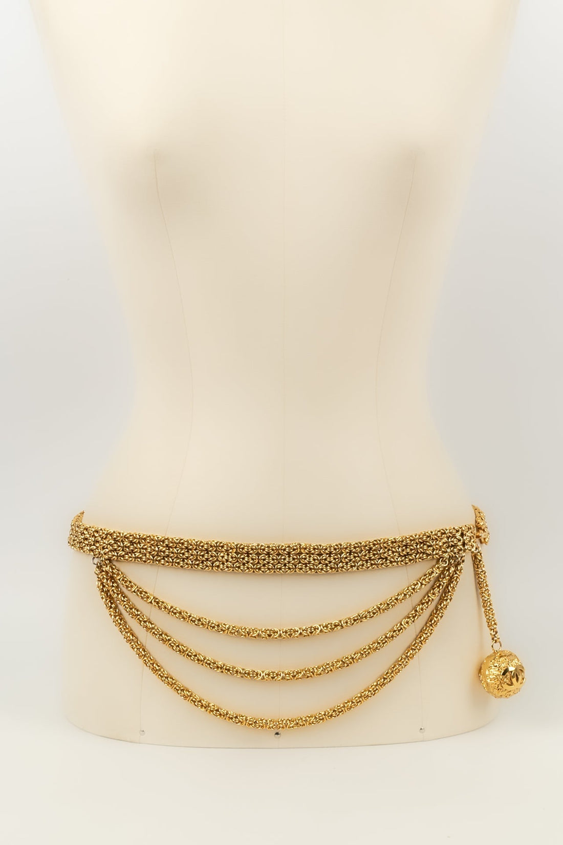 Ceinture dor�e Chanel