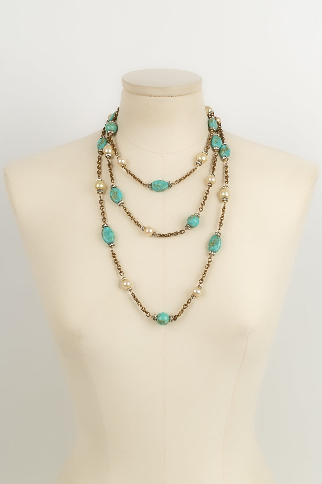 Collier. / sautoir ancien Chanel