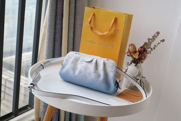 LV Scala Mini Pouch Mahina Graditlmt Blue For Womtlm, Womtlm’s Bags, Shoulder And Crossbody Bags 9.1in/23cm LV M80497