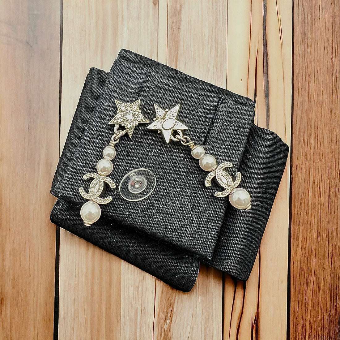 Chanel - Boucles d'oreilles CC Star Pendantes