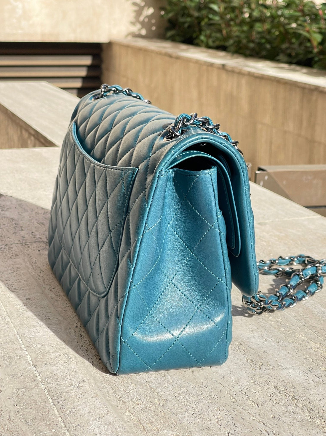 Chanel - Sac classique Jumbo bleu canard