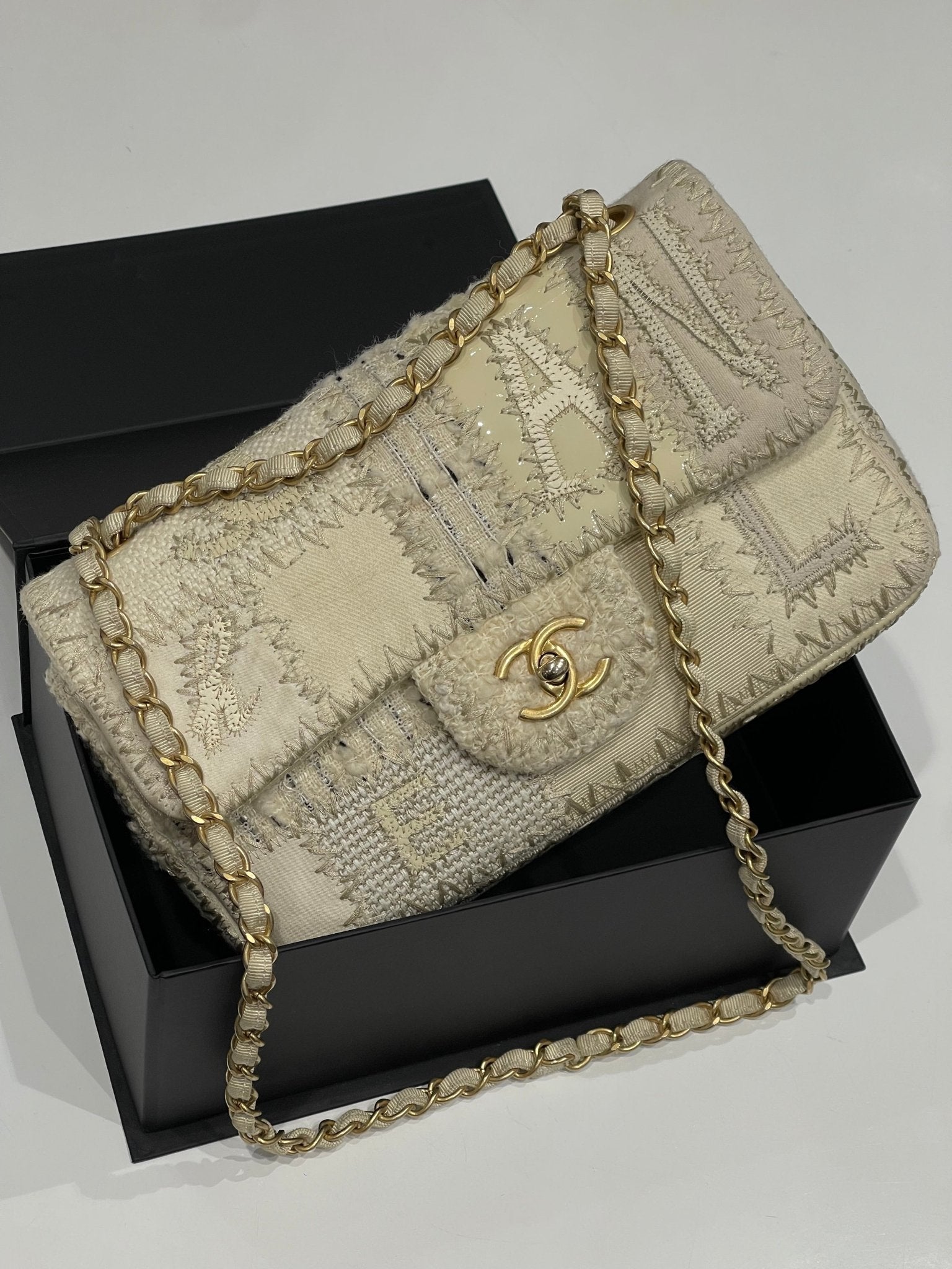 Chanel - sac classique patchwork crème