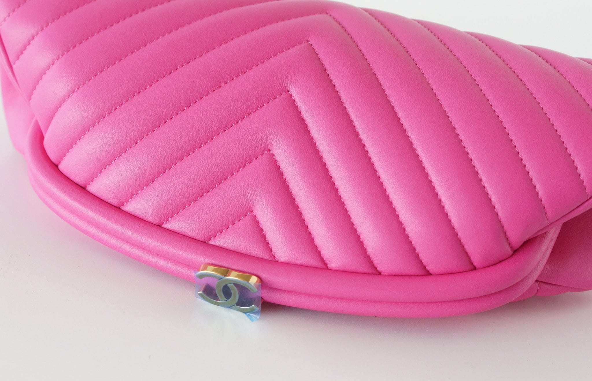 Chanel Bag Rare Pink Chevron Lambskin Clutch new