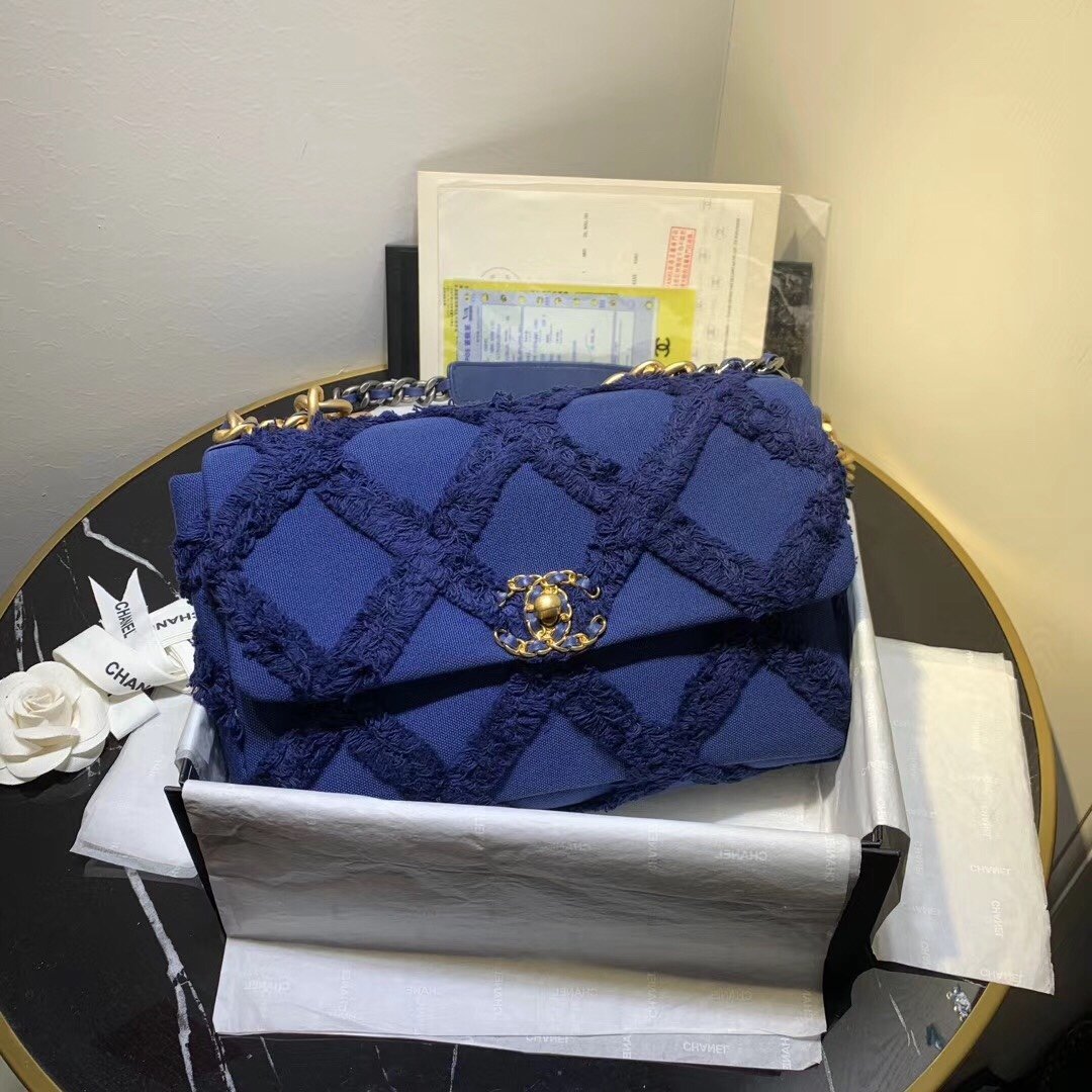 CHANEL 19 Flap Bag