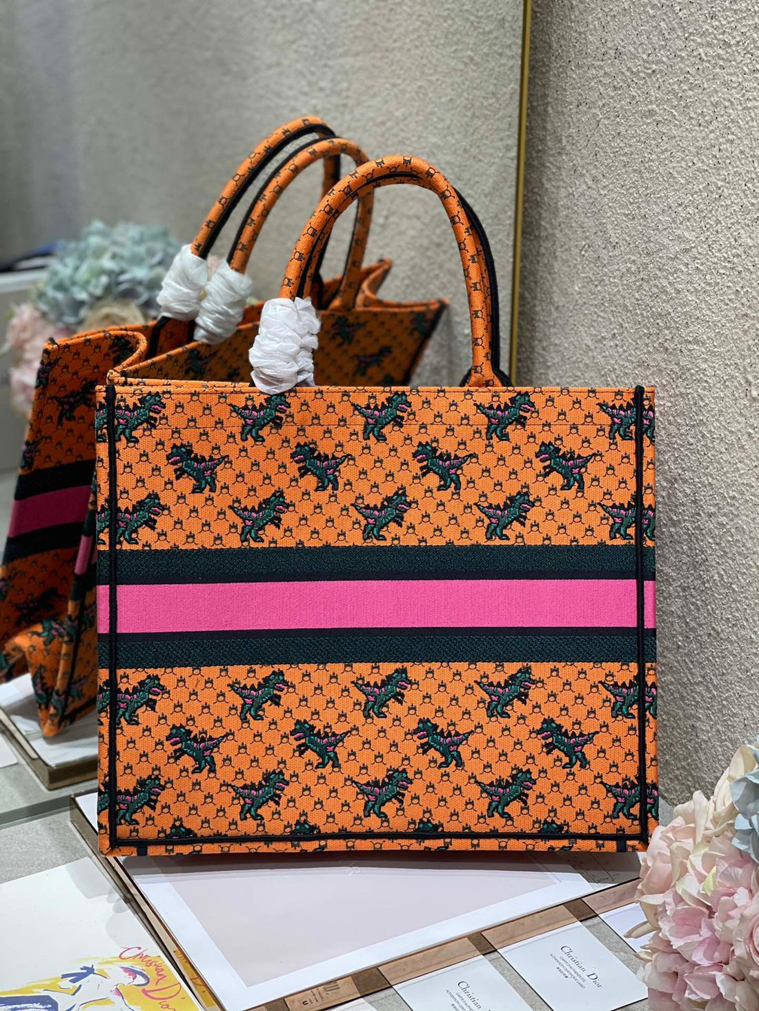 DI Large Book Tote Orange Multicolor, For Womtlm, Womtlm’s Handbags 16.5in/42cm CD