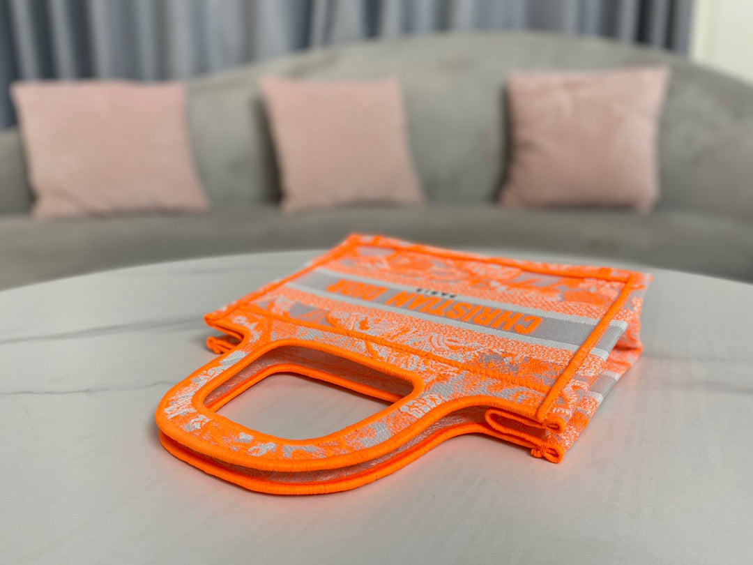 DI Mini Book Tote Orange For Womtlm, Womtlm’s Handbags 22.5cm/9in CD S5475ZRVJ_M057