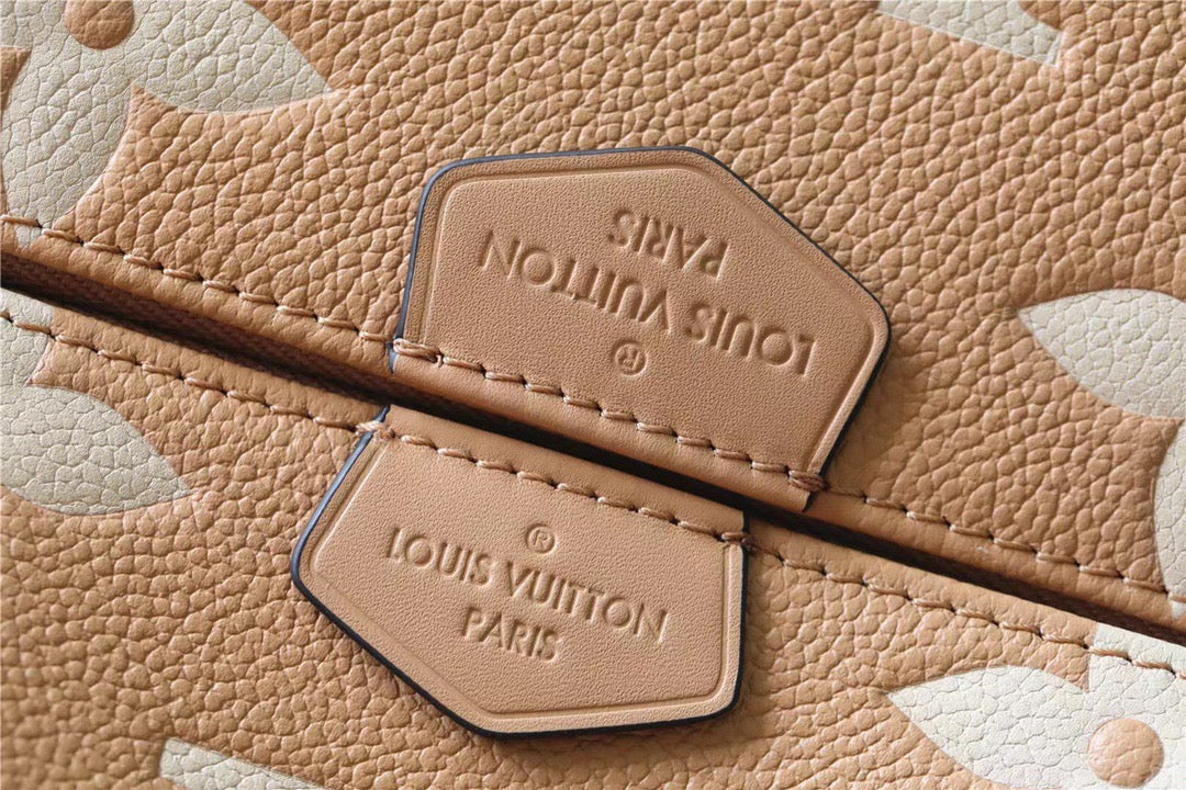 LV Multi Pochette Accessoires Monogram Empreinte Arizona Beige / Cream For Womtlm,  Shoulder And Crossbody Bags 9.8in/25cm LV M45983