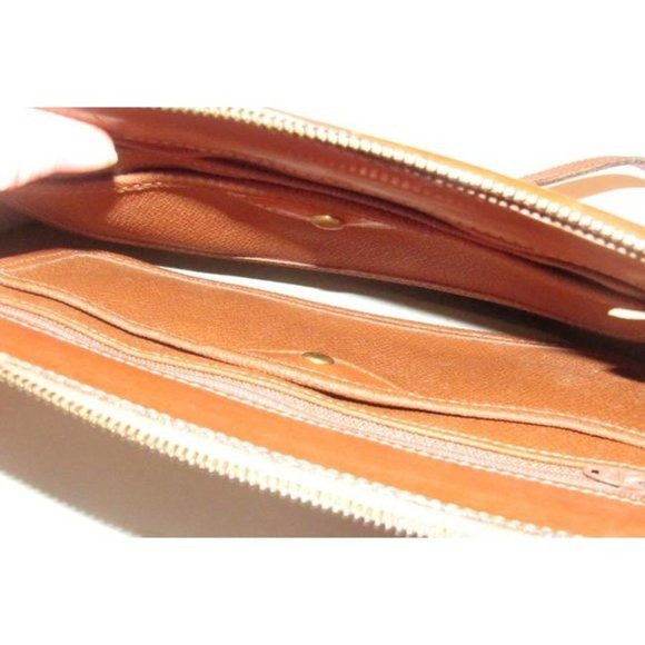 Dooney and Bourke Beige Pebbled Shoulder Bag