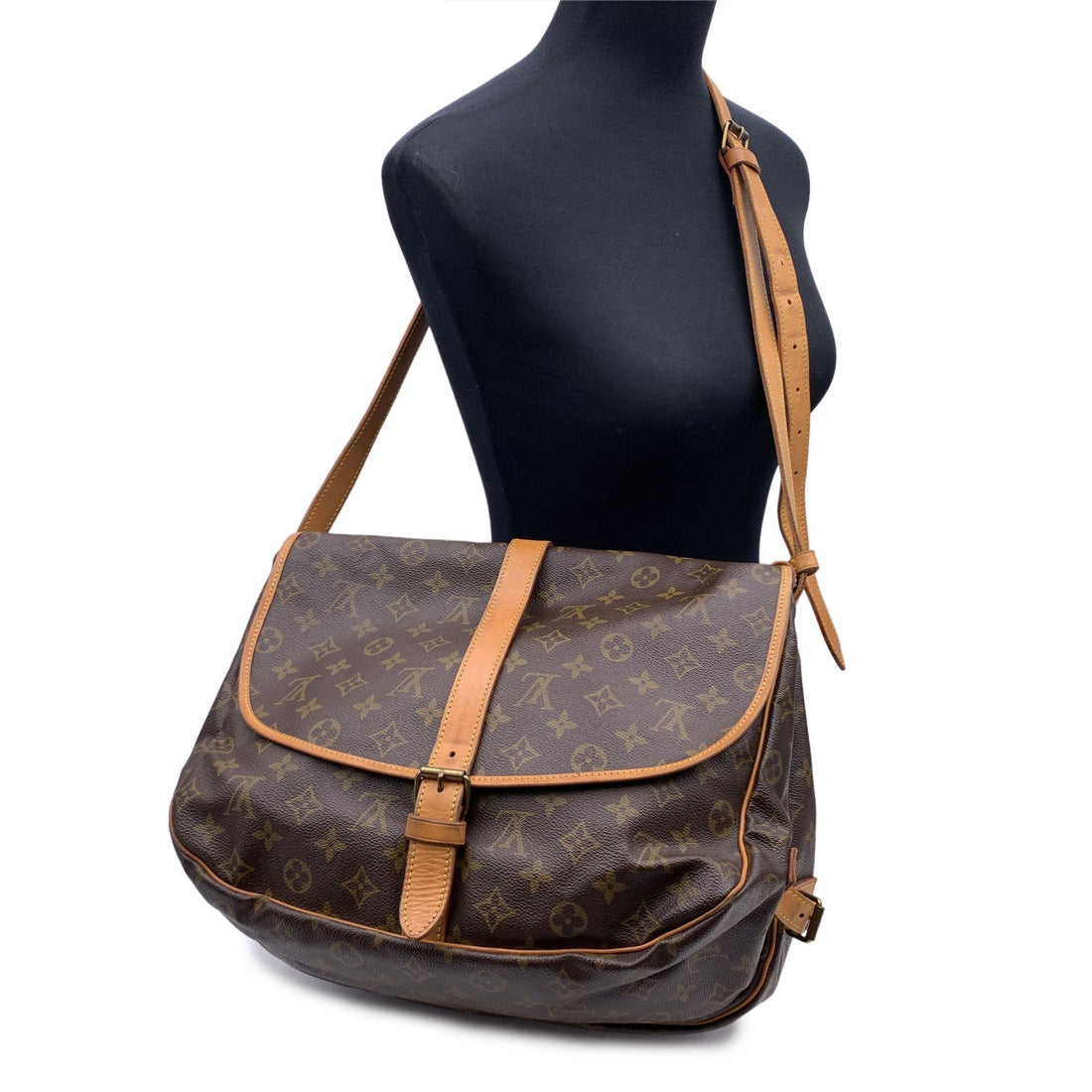 LOUIS VUITTON Vintage Monogram Canvas Saumur 35 Crossbody Bag