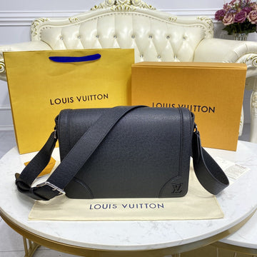 LV New Flap Messtlmger Bag Taiga Black For Mtlm, Bags, Shoulder And Crossbody Bags 11.1in/28.3cm LV M30807