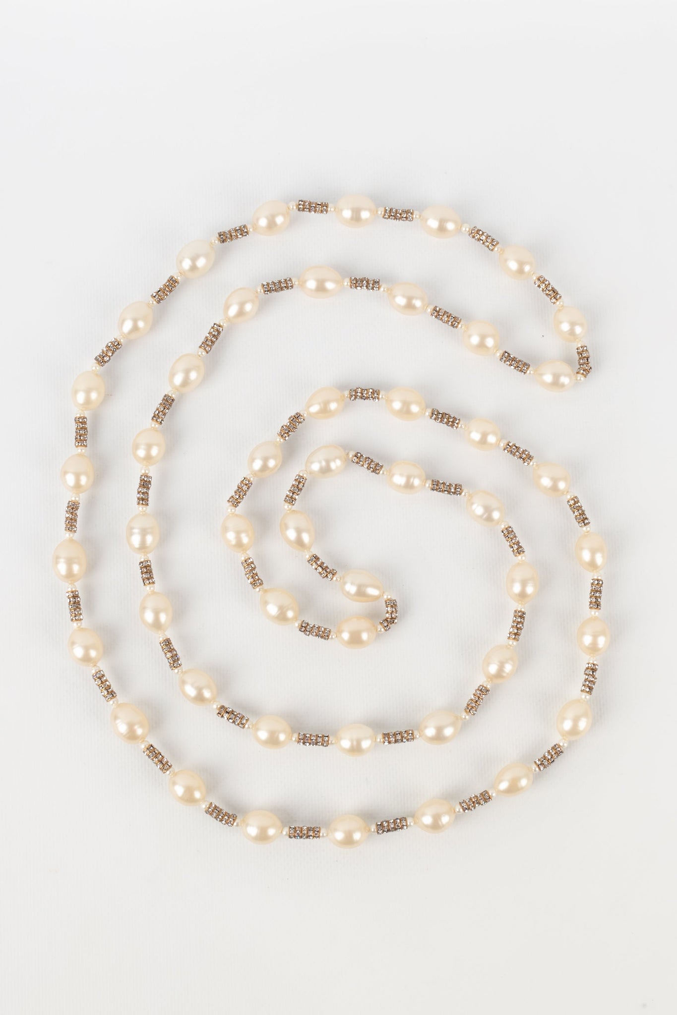 Collier de perles nacrées Chanel 1990s