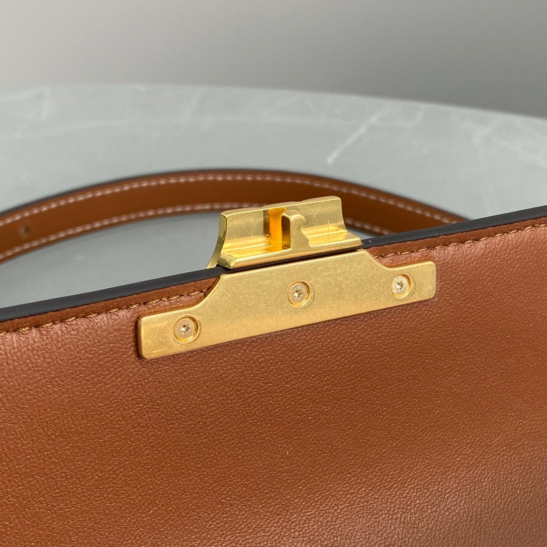 CE Triomphe Shoulder Bag Brown For Womtlm 8in/20cm 194143BFN.04LU