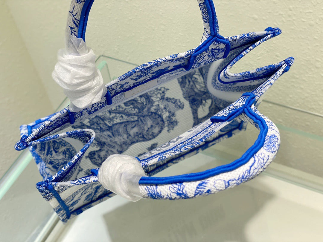 DI Small Book Tote Blue, For Women, Women’s Handbags 26.5cm/10.5in CD M1265ZRVJ_M808