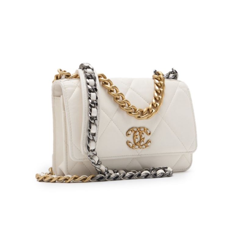 CHANEL ?CHANEL? CHANEL 19 Matrasse Chain Wallet  White (Gen  Silver Gold)  Wallet  ? Delivery? Khao Yamamoto Online