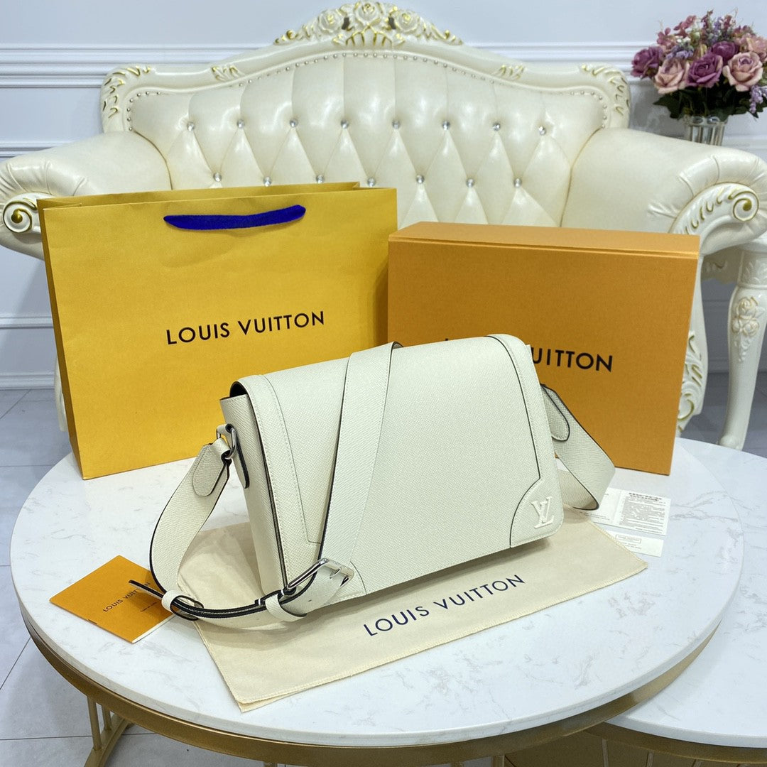 LV New Flap Messtlmger Bag Taiga White For Mtlm, Bags, Shoulder And Crossbody Bags 11.1in/28.3cm LV 