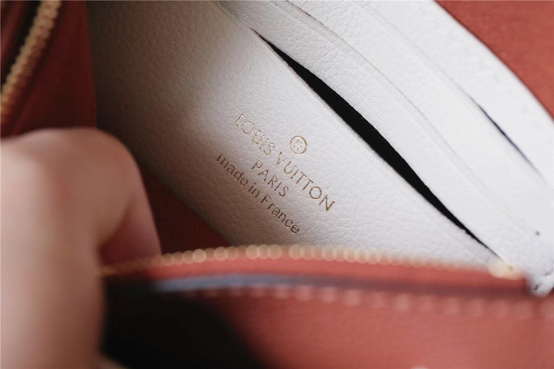 LV Mylockme Chain Pochette Brown / Quartz White For Womtlm,  Shoulder and Crossbody Bags 7.5in/19cm LV 