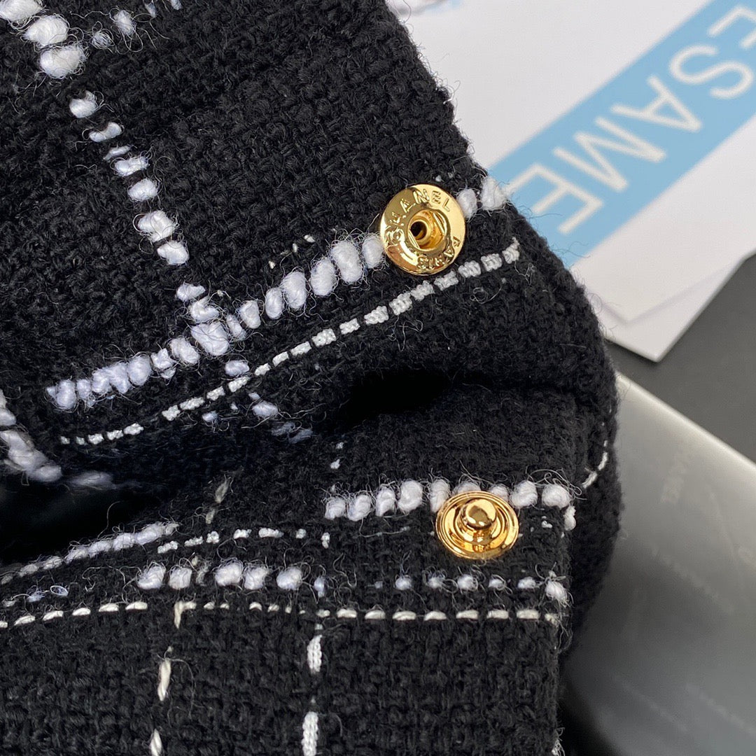 CHL 22 Handbag Gold Hardware Black For WomTLM, WomTLM&#8217;s Handbags, Shoulder Bags 18.3in/47cm AS3262 B08553 NJ058