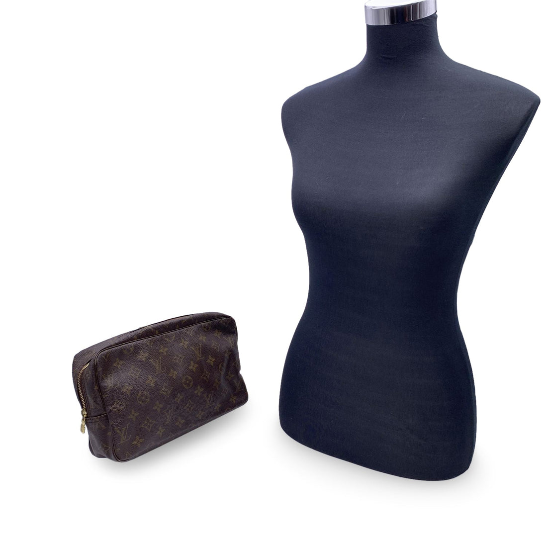 LOUIS VUITTON Vintage Monogram Toiletry Trousse 28 Cosmetic Bag